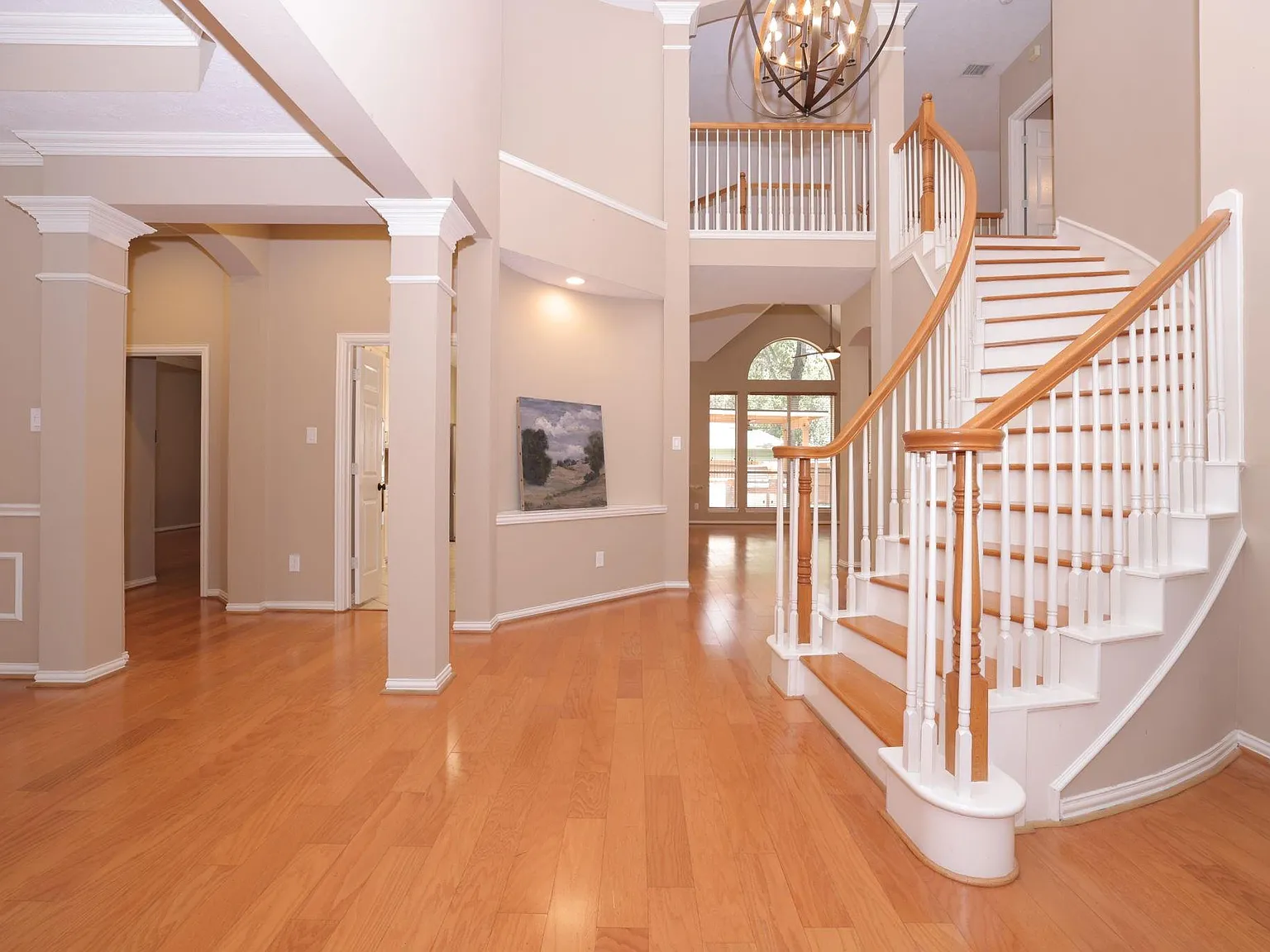 5 bed, 4.5 bath, 3823 sqft, $6,000 — Photo 3