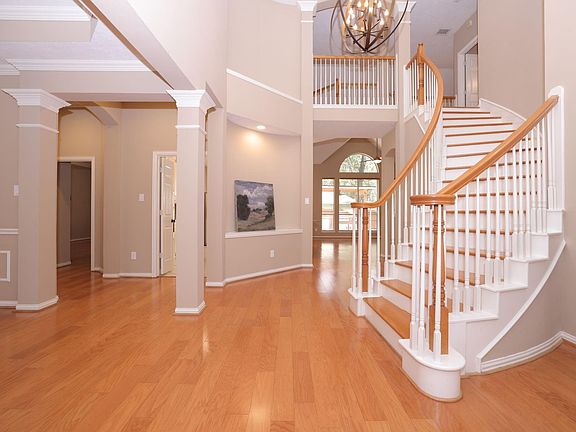 3rd image of 22 Villa Canyon Pl