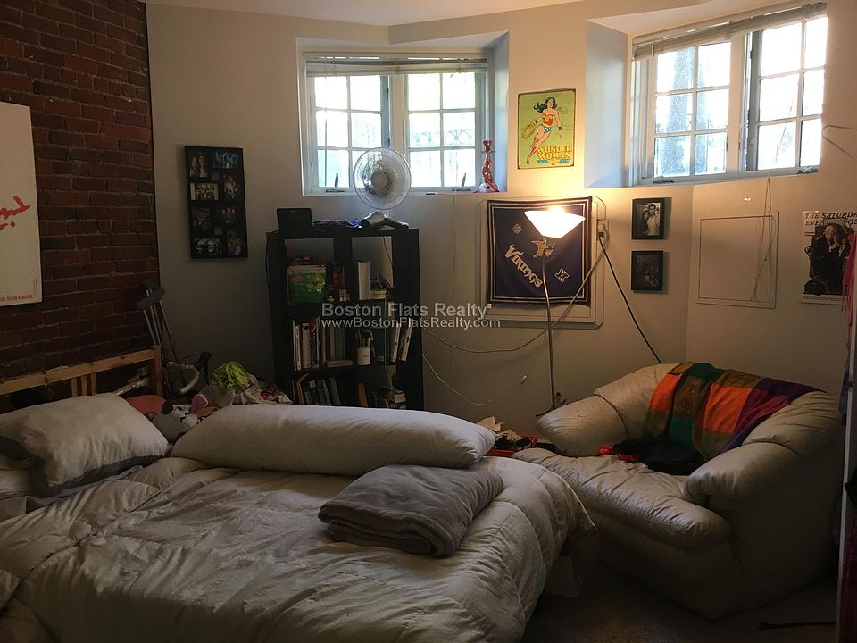 2nd image of 164 Saint Botolph St #1D
