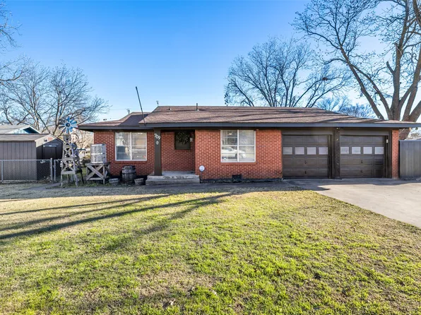 709 Lilly St, Cleburne, TX 76033