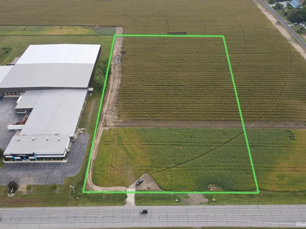 9 Sr, Howe, IN 46746