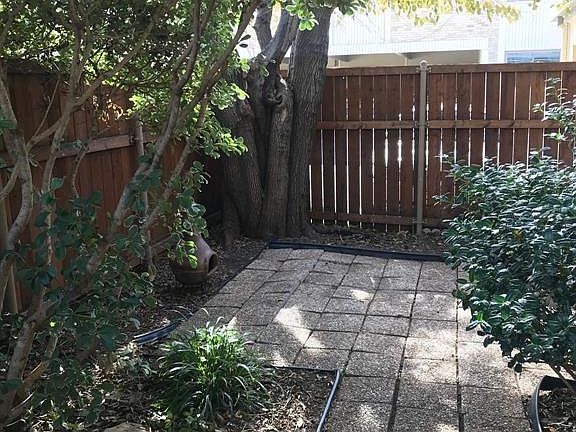 2nd image of 2612 Custer Pkwy #32