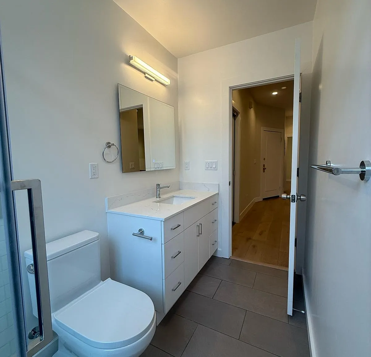 2 bed, $5,995 — Photo 4