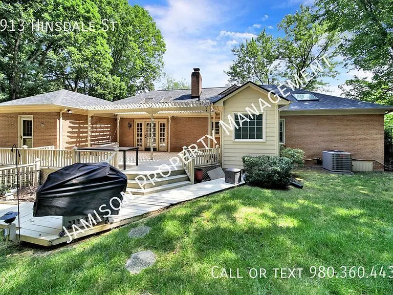 2913 Hinsdale St — Photo 26