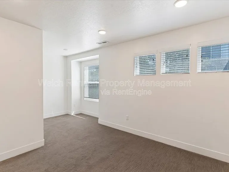 1173 W Shady Brook Ln #11 — Photo 10