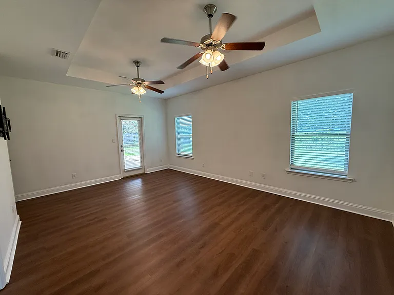 10510 Dunmore Dr — Photo 6