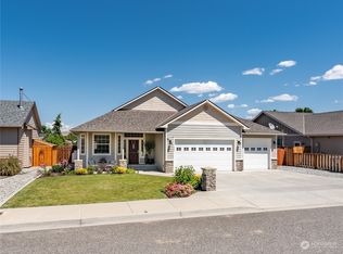 1320 Boulder Loop, East Wenatchee, WA 98802