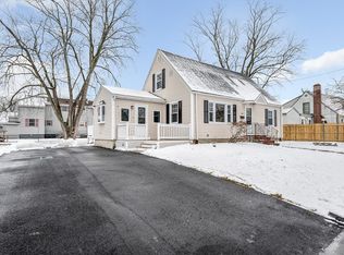 90 Chamberlain St, Lowell, MA 01852