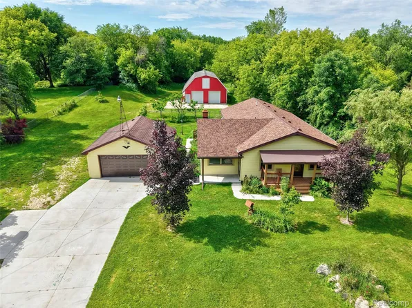 5366 E Mount Morris Rd, Mount Morris, MI 48458