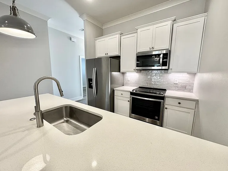 17530 Comfort Blvd — Photo 3