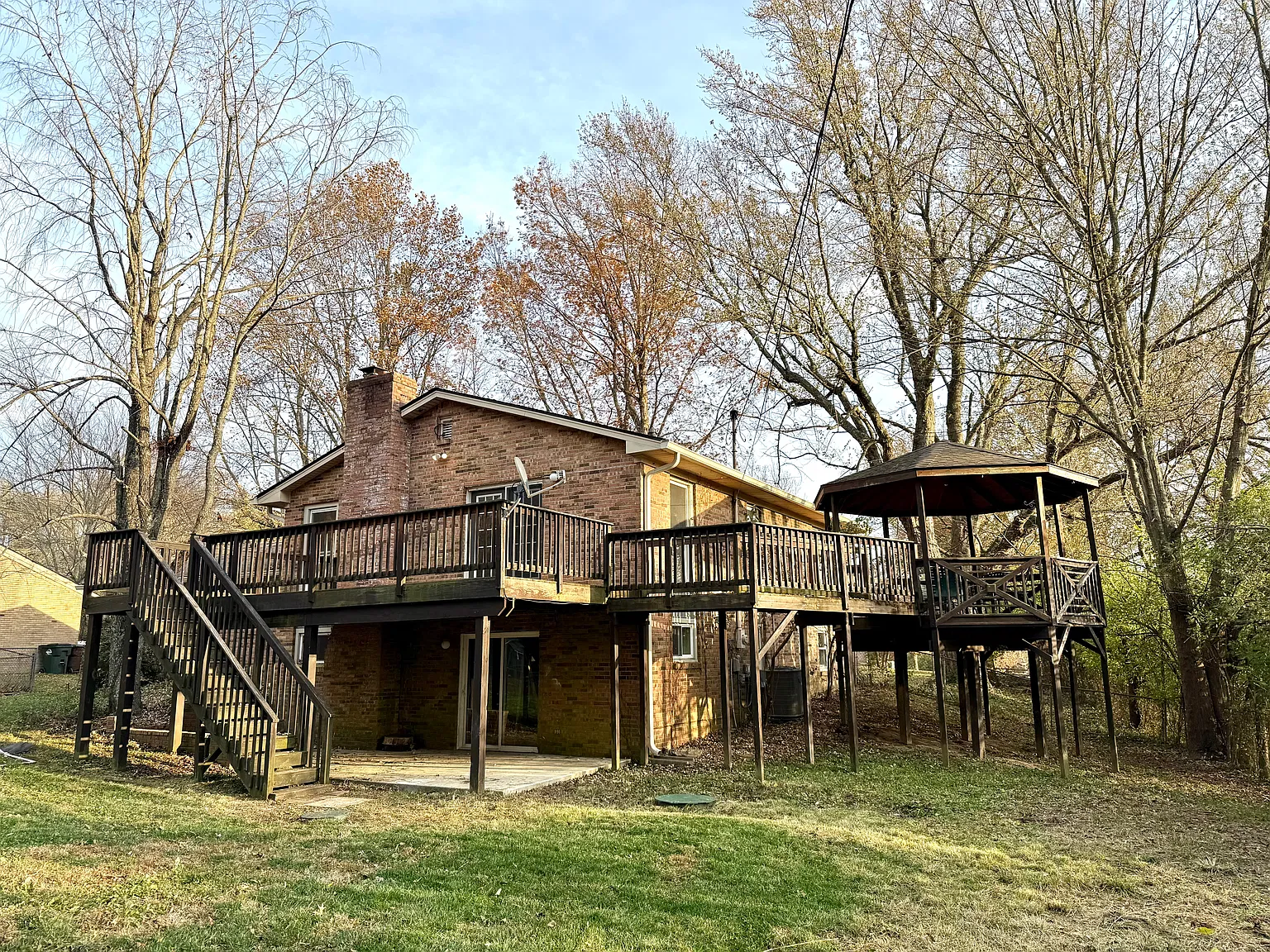 4 bed, 2354 sqft, $2,650 — Photo 4