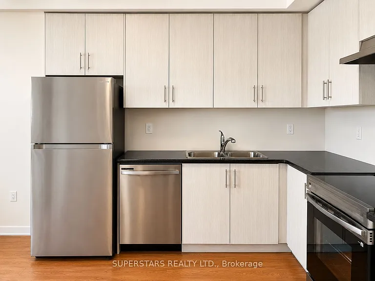 15100 Yonge St #207 — Photo 4