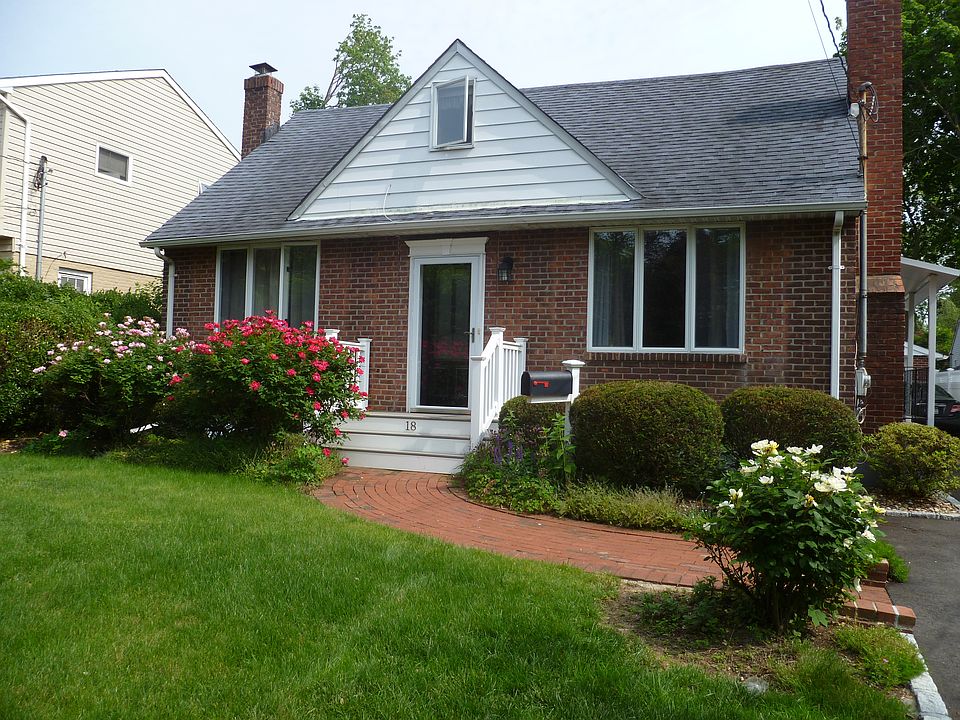 1st image of 18 Gates St
