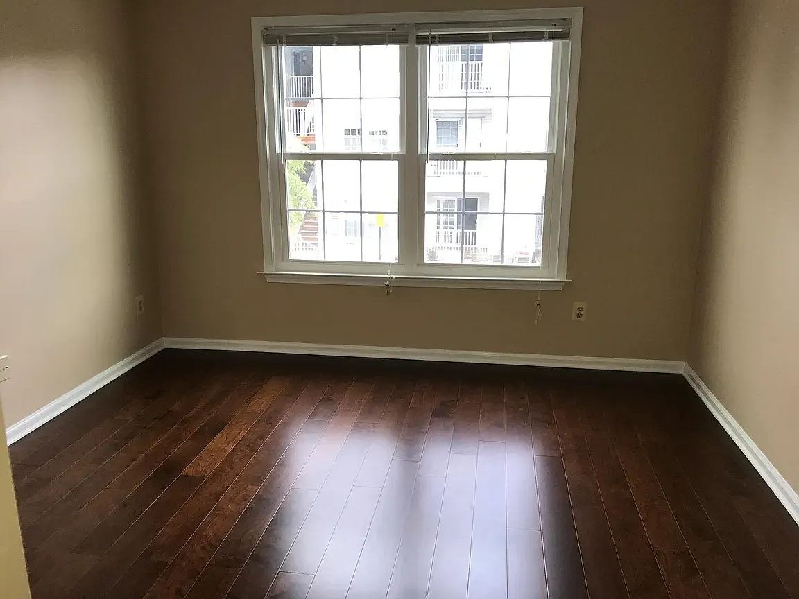 2 bed, 1034 sqft, $2,425 — Photo 3