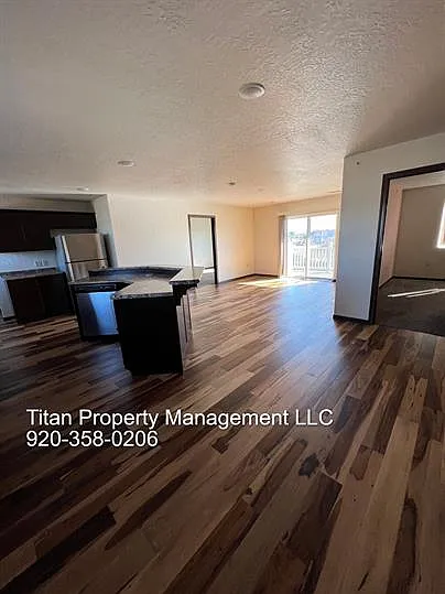 Building Photo - 3425 Logan Dr #2