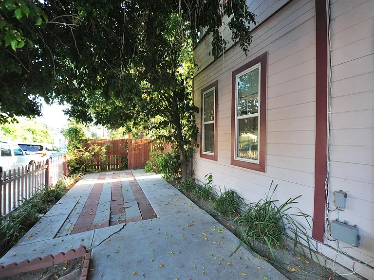 332 E Olive Ave — Photo 63