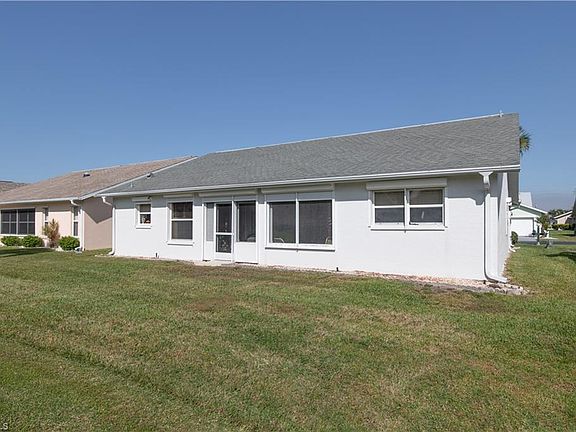 3rd image of 3663 Sabal Springs Blvd