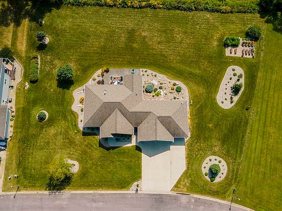 5th image of 864 Goves Way