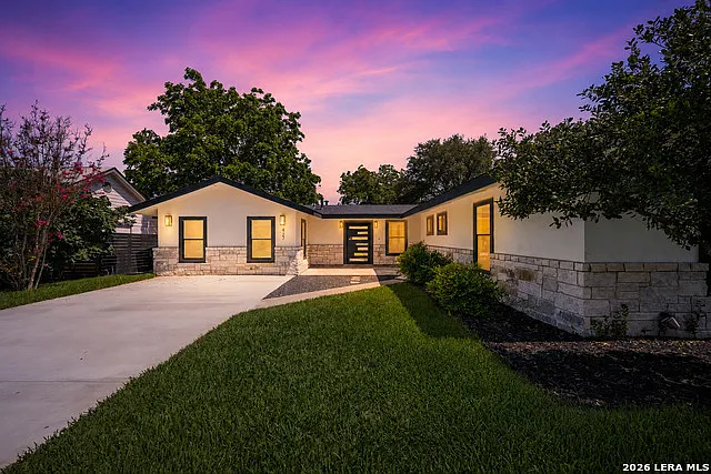 Building Photo - 427 Laramie Dr