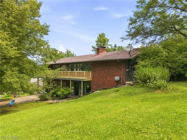 3168 Country Club Dr, Medina, OH 44256