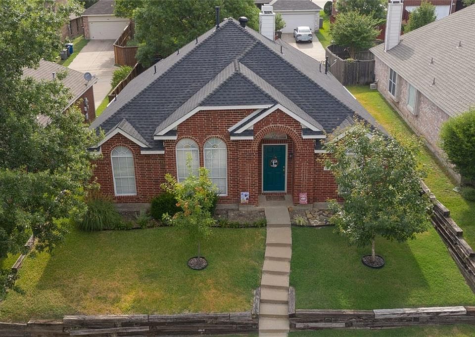 1st image of 1213 Heather Brook Dr