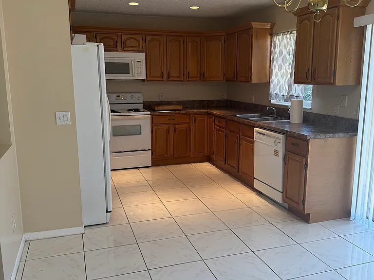 136 Aldea Dr — Photo 12