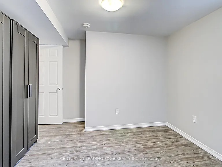 55 McCrimmon Cres #LOWER — Photo 10