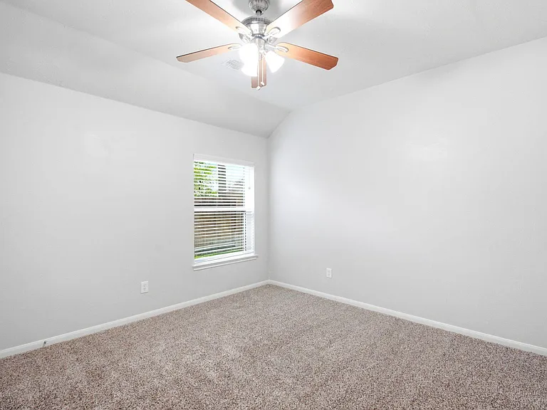 31710 Midlake Park — Photo 29