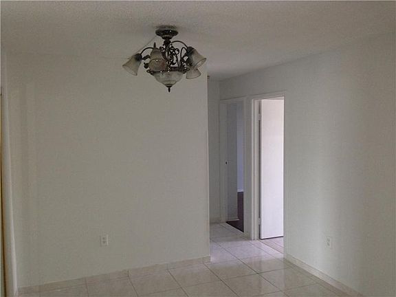 5th image of 16950 W Dixie Hwy #B225