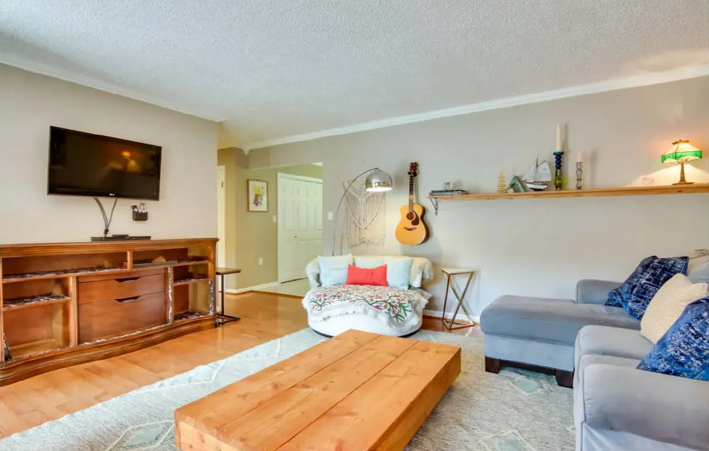 3 bed, 1335 sqft, $2,150 — Photo 4