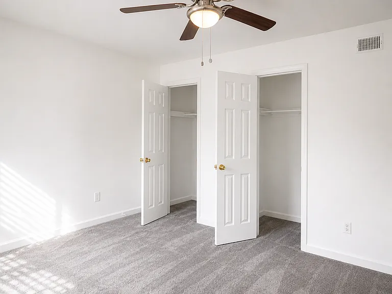 19 Towne Square Dr — Photo 6
