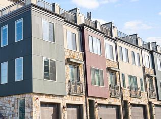 2861 Lowen Valley Rd, Alexandria, VA 22303