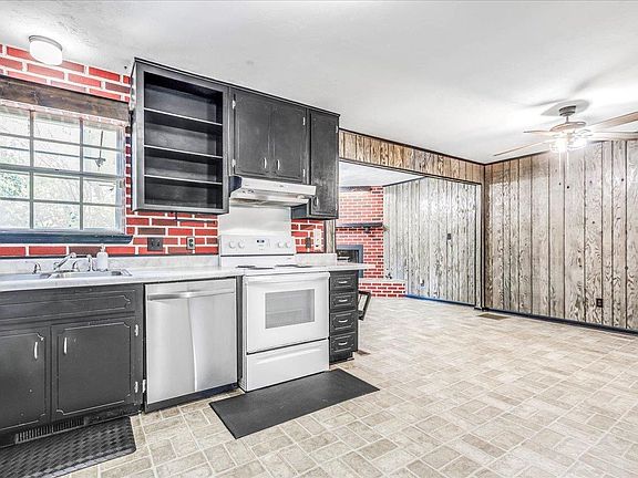 5th image of 1813 Salmon Dr