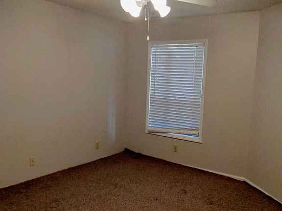 4th image of 107 Breezewood Dr APT G