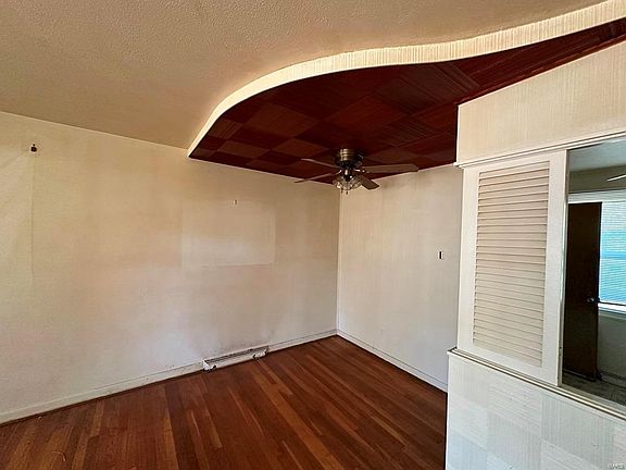 4th image of 9708 Portage Dr
