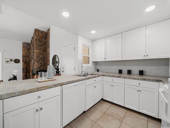 5th image of 475 N Midway Dr Unit 219
