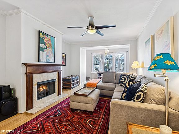 3rd image of 708 W Buena Ave APT 1NE
