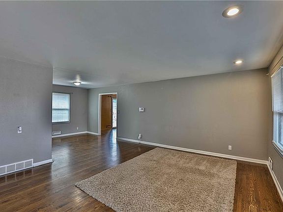 4th image of 10200 Tracy Ave
