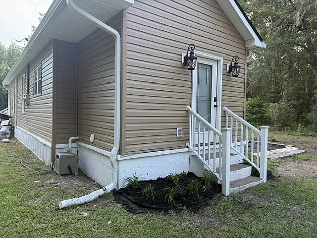 2 bed, 2.0 bath, 966 sqft, $1,300 — Photo 2