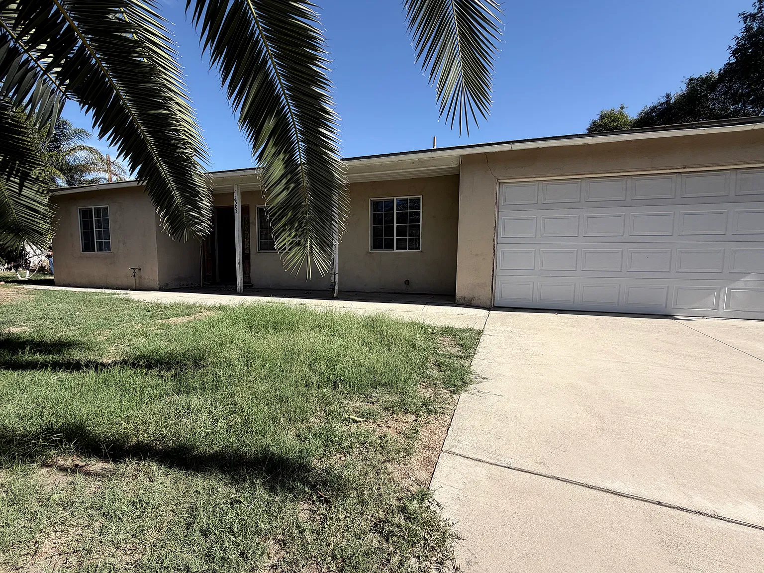 3 bed, 995 sqft, $3,195 — Photo 2