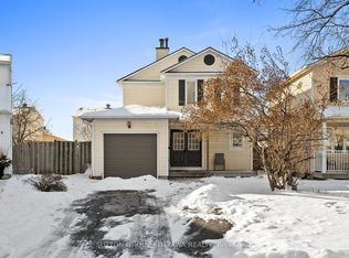 286 McEachern Cres, Ottawa, ON K1E 3K3