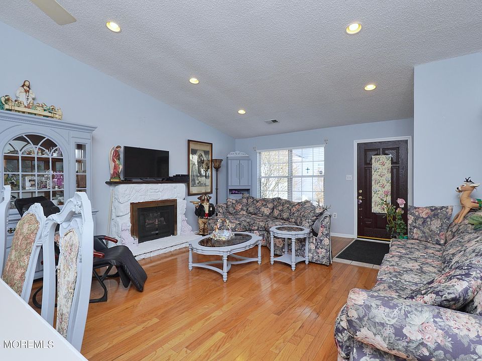 12 Ivy Ridge Close UNIT 1000, Freehold, NJ 07728 Zillow