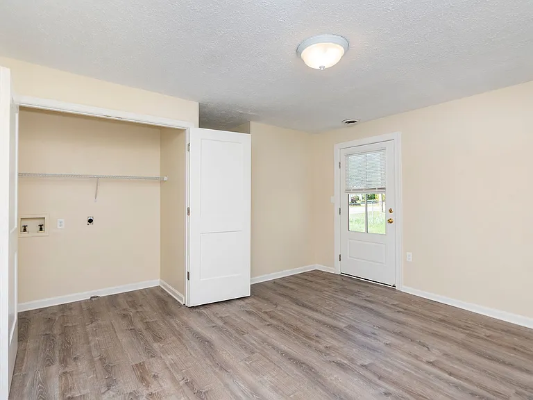 144 River Rd — Photo 14