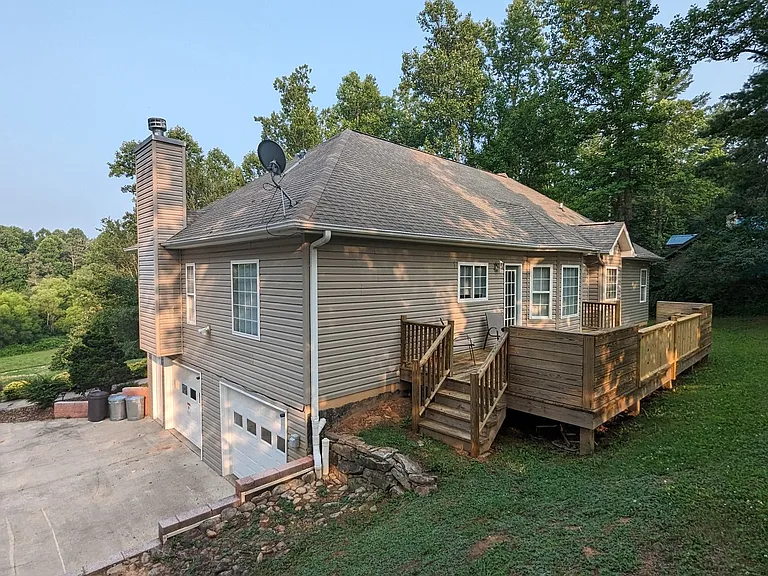 210 Winding Way Ln — Photo 4