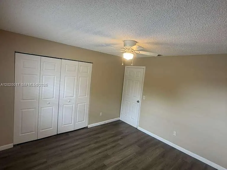 617 Ixoria Ave #18 — Photo 5