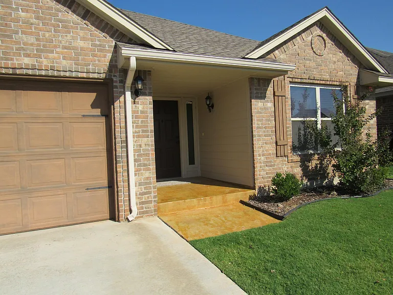 17516 Black Hawk Dr — Photo 2