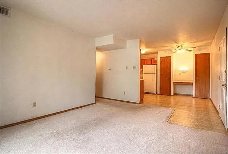 2542 Creve Coeur Mill Rd #7 — Photo 5