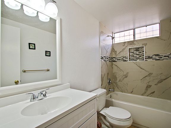 4th image of 2754 Broadmoor Ave