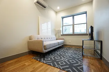 Rented by Rennit Inc.