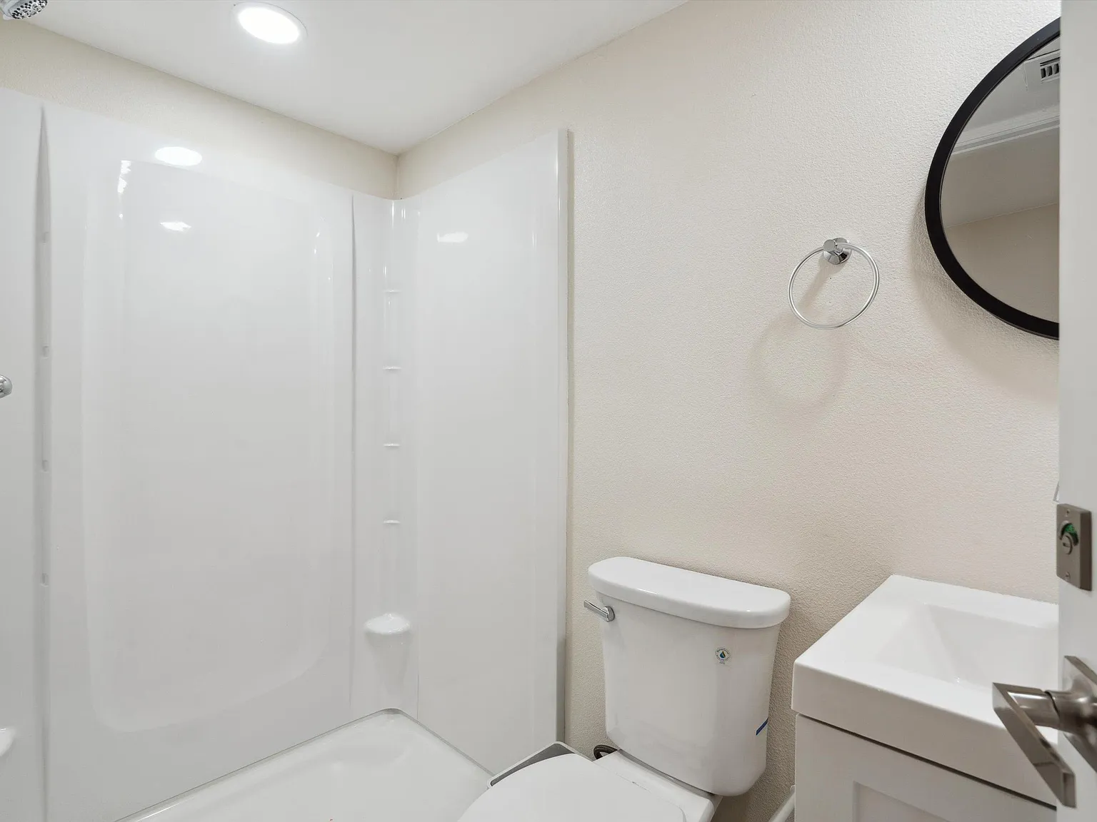 4 bed, 4.5 bath, 3069 sqft, $1,226 — Photo 4